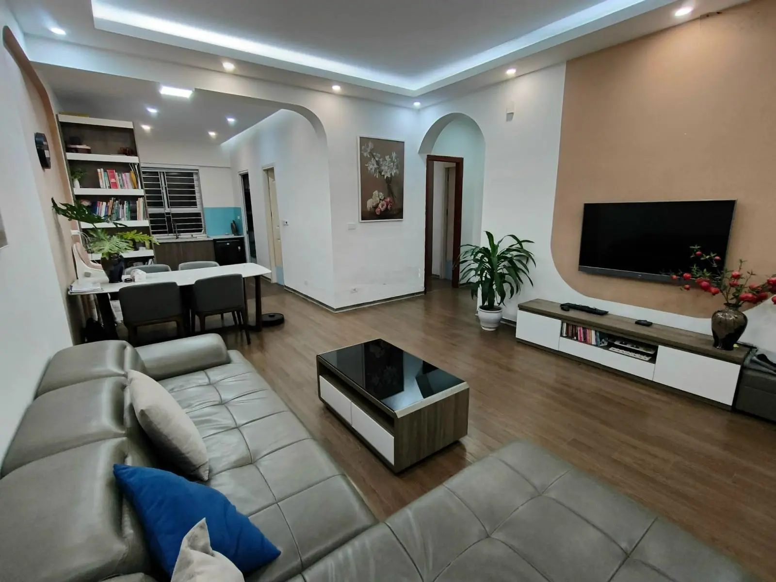 Duy nhất 1 căn 66m2 2 ngủ 2 vệ sinh toà trung tâm thương mại Xa La Giá bán 2 tỷ 5xx lh 0835 910 ***
