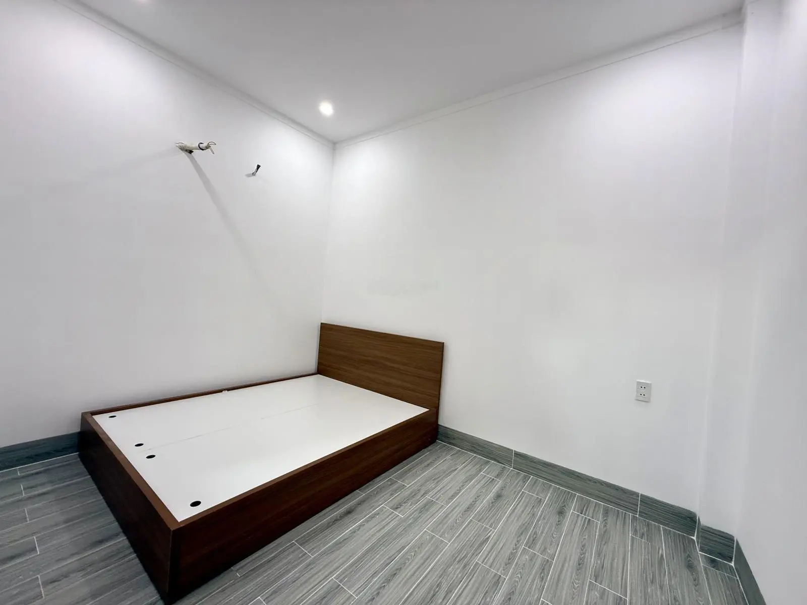 Bán nhà Phú Mỹ đường DX 039 nhựa 8m, nhà 1 trệt 1 lầu, 3 phòng ngủ, sân để 2 xe oto
