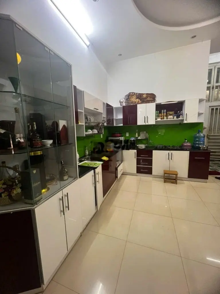 Nhà 3 tầng mặt tiền khu Lê Vụ