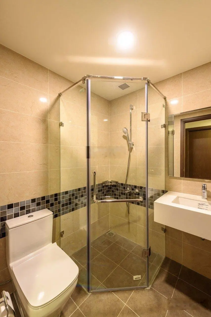 Chính chủ cần bán gấp căn hộ 74m2 The Tresor quận 4 chỉ 4,55 tỷ. LH: 0909 024 ***