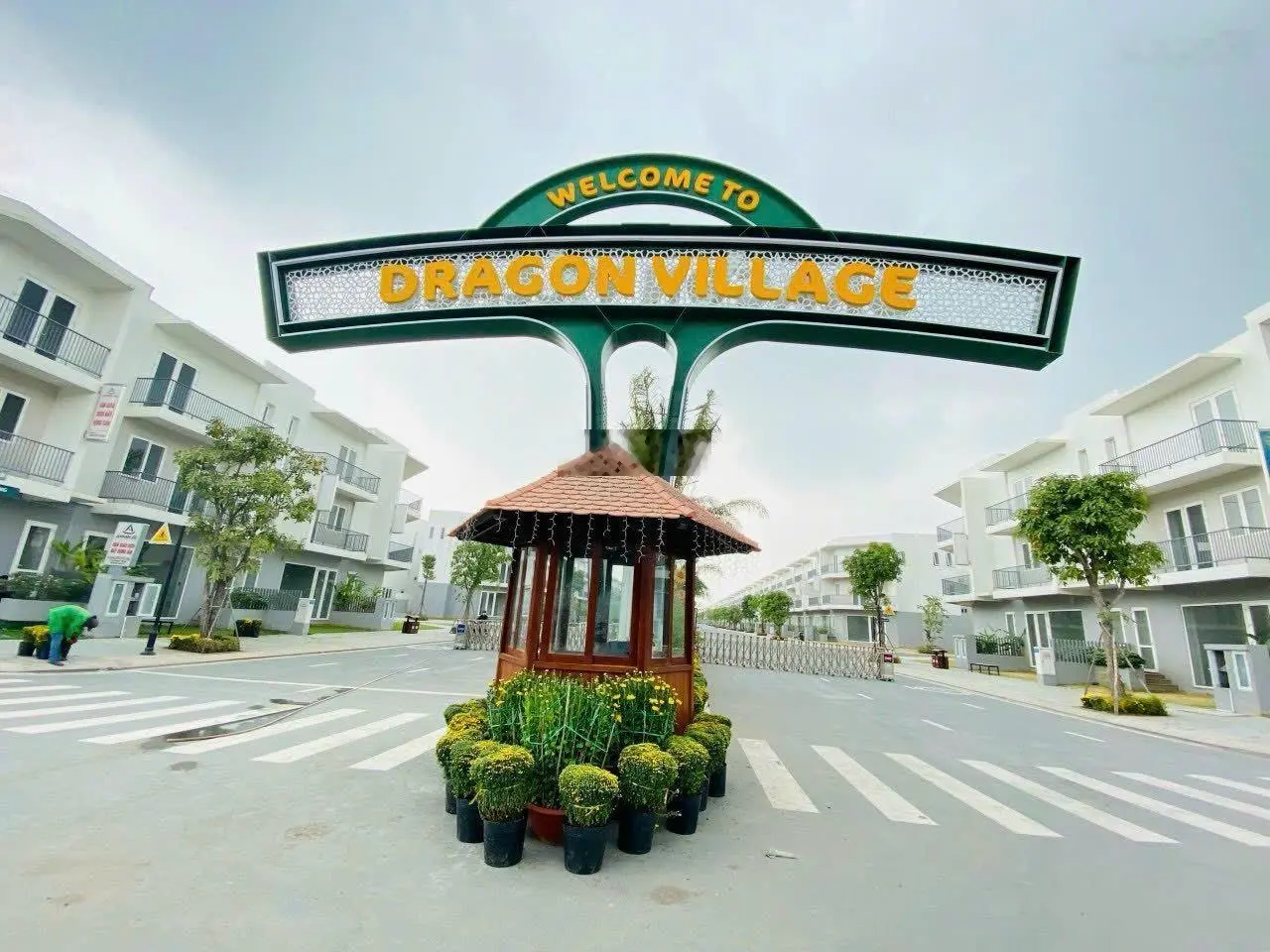 Khu Dân Cư Phú Hữu 90m2 chỉ nhỉnh 5 tỷ - Đã có sổ - NH hỗ trợ trong 25 năm - xem nhà: 0938 030 ***