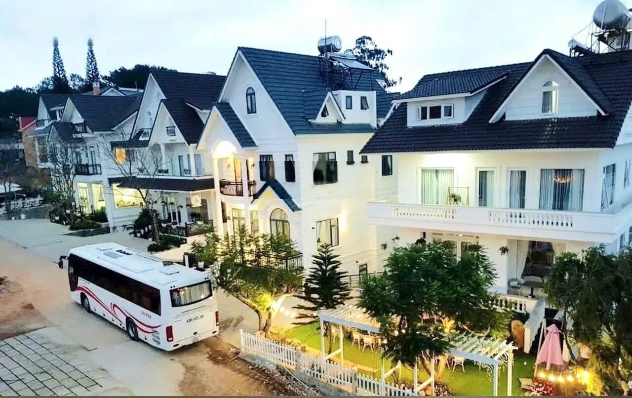 Bán villa đường Mai Anh Đào - cách Hồ Xuân Hương chỉ 2km - 375.64m2