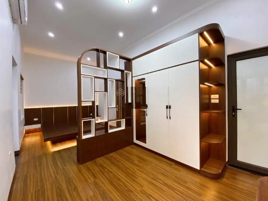 BÁN NHÀ PHỐ VIP ĐỘI CẤN- BA ĐÌNH