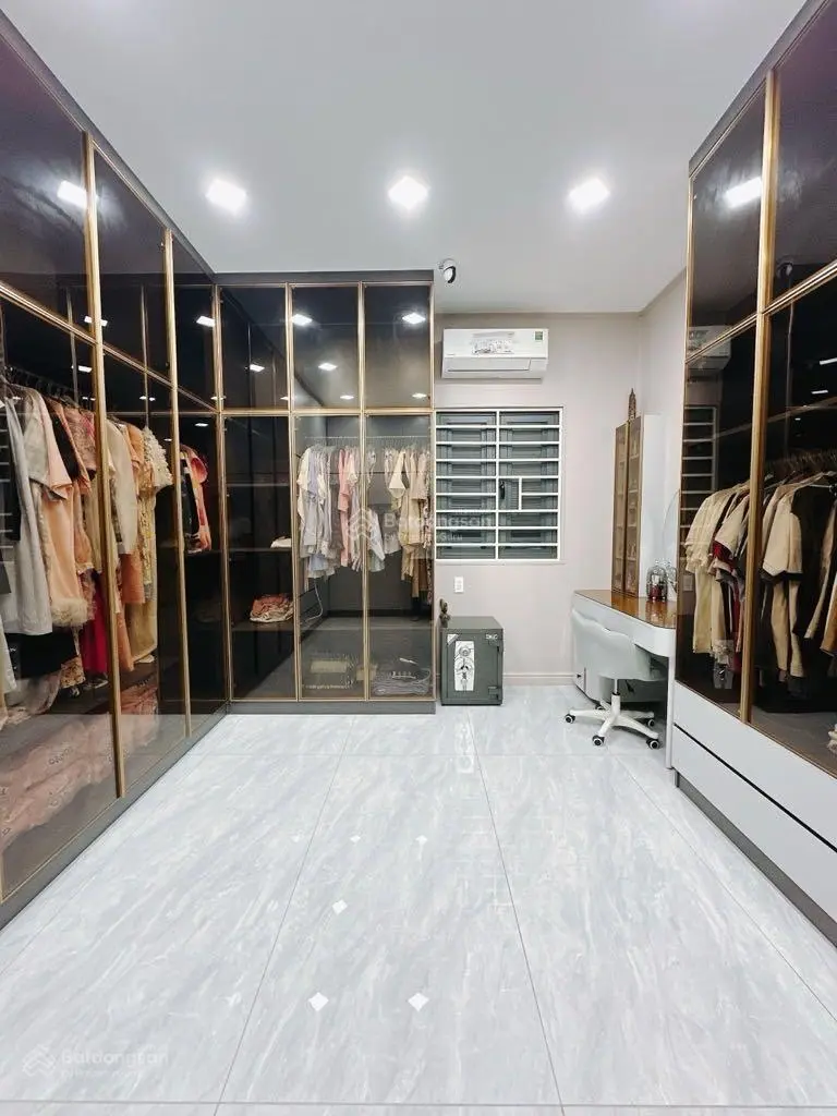 Rẻ giảm 3 tỷ. bán nhà mặt tiền đường nguyễn biểu, nhà đẹp ở ngay hoặc kd chdv. có thang máy. quận 5