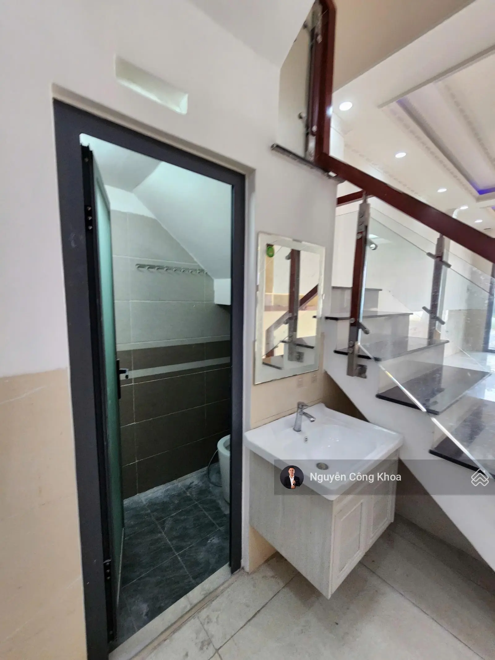 Bán nhà đúc 3 tấm, có không gian rộng để kinh doanh, MT đường rộng 17m P. Bình Chuẩn, Thuận An