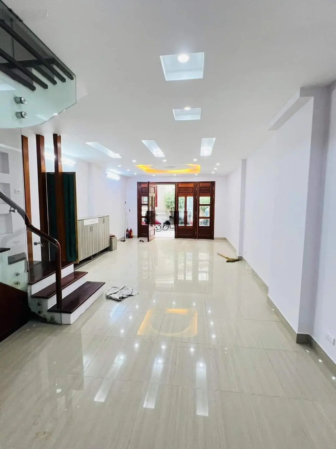 Bán nhà đường Láng - 39m2x 5T x 6,8 tỷ - cách phố chỉ 50m - ngõ 3m - đủ công năng - chỉ về ở