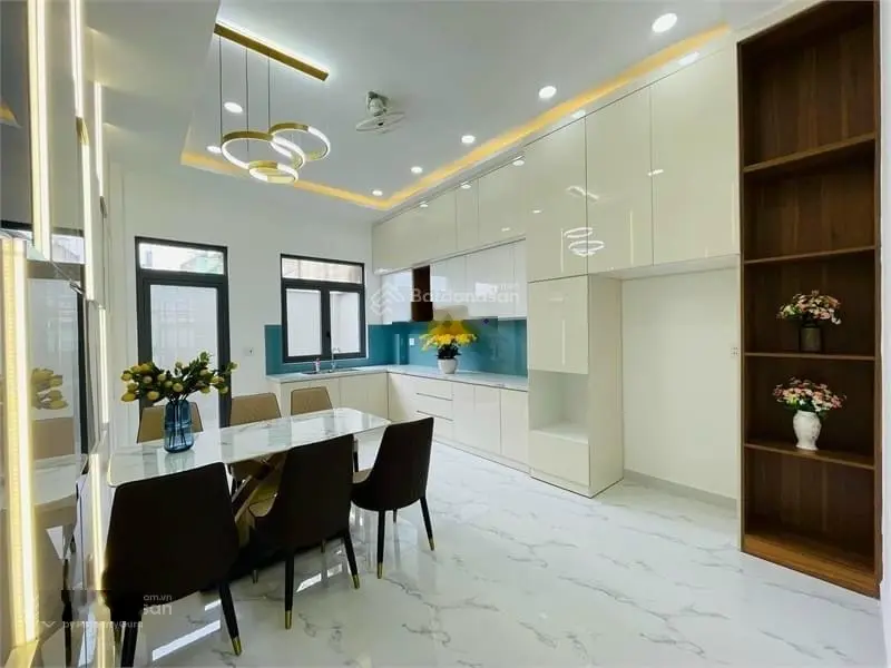Bán nhà MT Nguyễn Triệu Luật, 4x22m, 3 lầu, đầy đủ nội thất mới đẹp, ngay chợ tiện kinh doanh