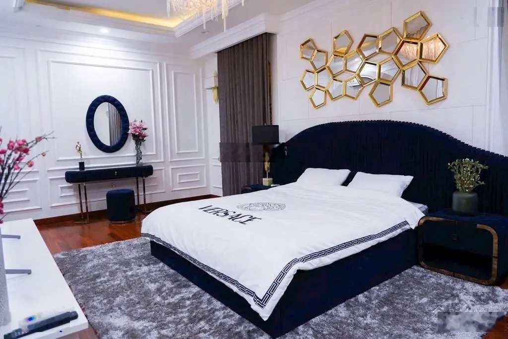 Siêu dinh thự Q7 - khu Kiều Đàm - 557m2 - 4 tầng - như hình - giá 85 tỷ