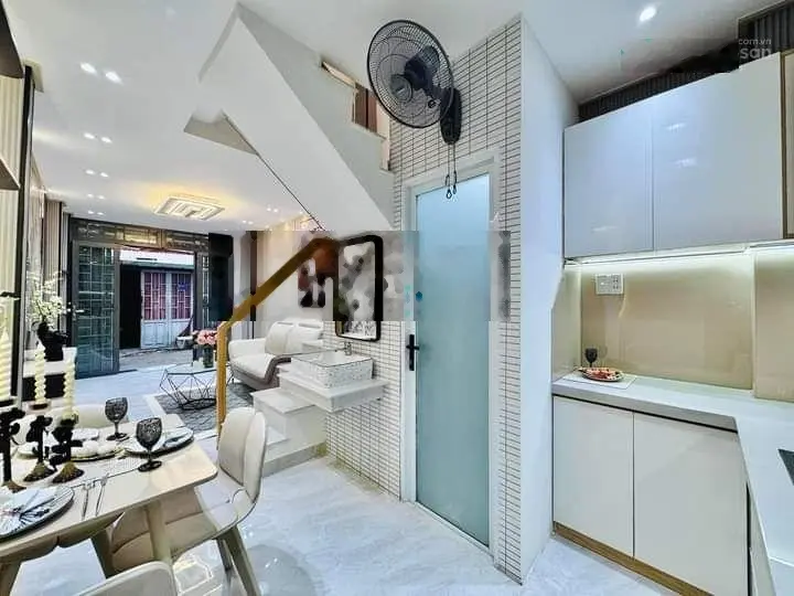 Siêu phẩm giá rẻ nhà MT full nội thất 80m2 Hiệp Thành, Thủ Dầu Một. Sổ hồng riêng