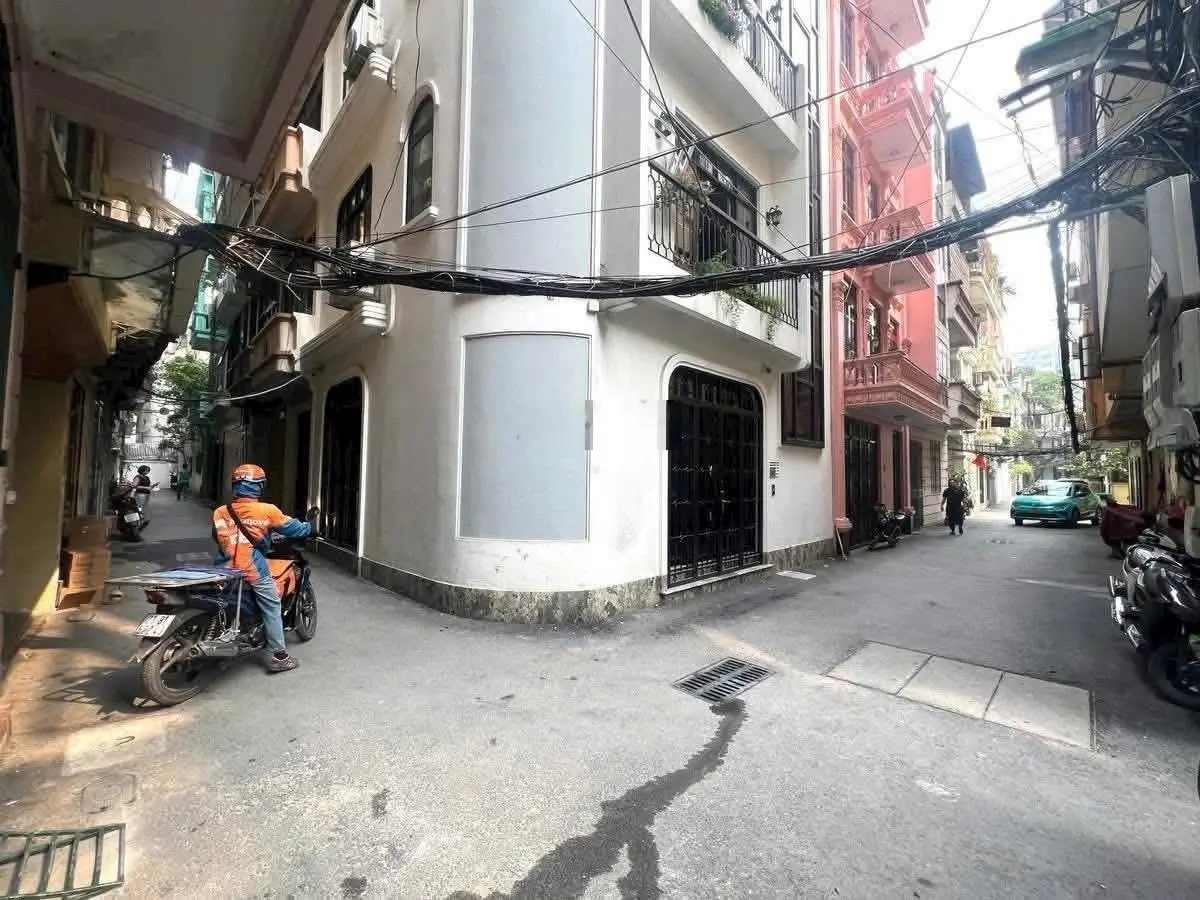 Bán gấp nhà phân lô 6 tầng ,xây mới, ô tô, thang máy phố phùng chí kiên, cầu giấy