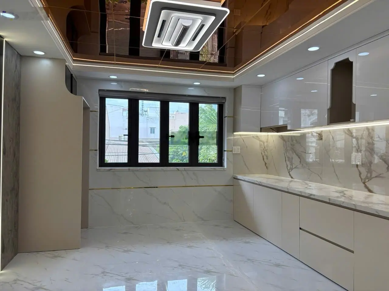Siêu phẩm NHÀ HẺM 413 LÊ VĂN QUỚI, BÌNH TÂN HẺM 12M THÔNG 4 x 16.5m Trệt + lửng ngược + 3 lầu