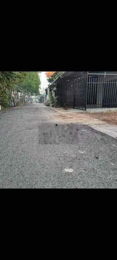 bán nhanh miếng dất ngay chợ hoàng gia đường nhựa thông