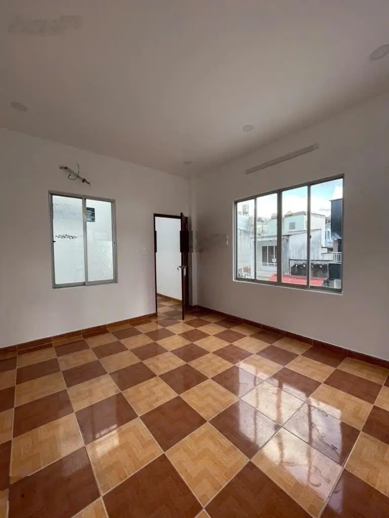 Bán nhà 3 tầng DT: 4x12,5m, TC 50m2 Trần Quang Diệu, Quận 3- khu vực buôn bán thời trang-giá 8,8 tỷ