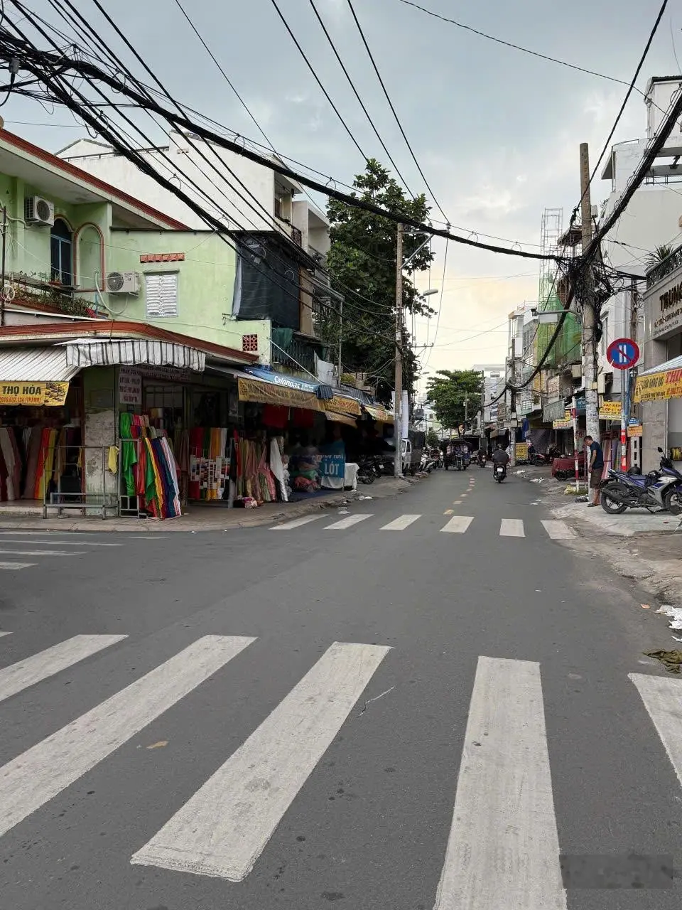 MT chính chủ 90 Trần Quang Cơ, 4x17m, đúc 3 lầu nhà mới