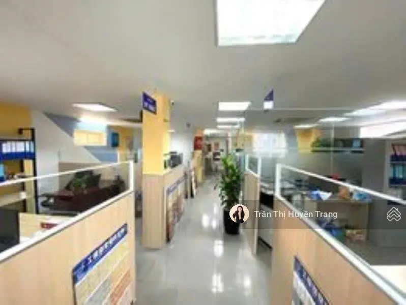 Bán tòa văn phòng 9 tầng lô góc 145m2, Trương Công Giai, vỉa hè rộng, ô tô để thoải mái, giá 63 tỷ