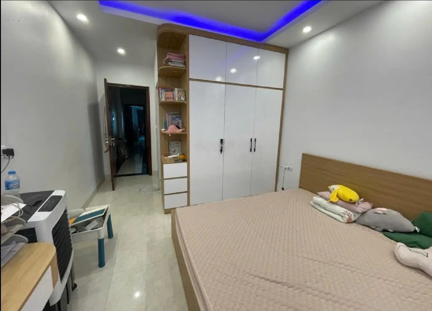 Nhà đẹp Hàm Nghi 40M*MT5,4m, ô tô , cạnh chợ ,gần trường , gần vin, giá êm