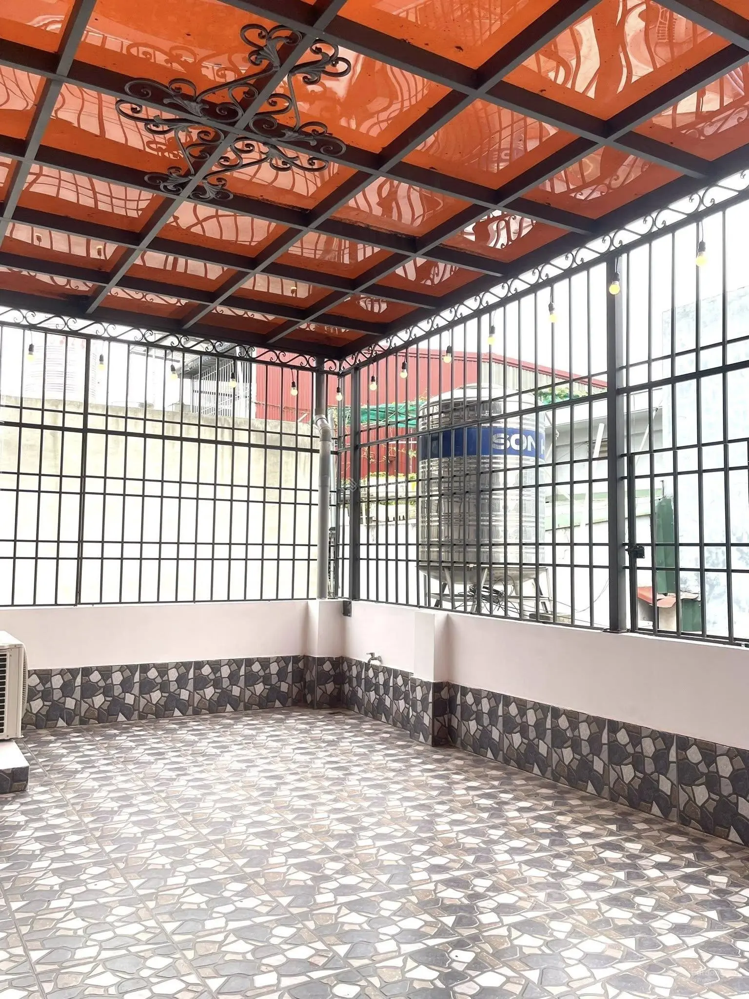 Siêu phẩm nhà 4 tầng mặt tuyến chính đường rộng 20m thông thương TĐC Sao Sáng