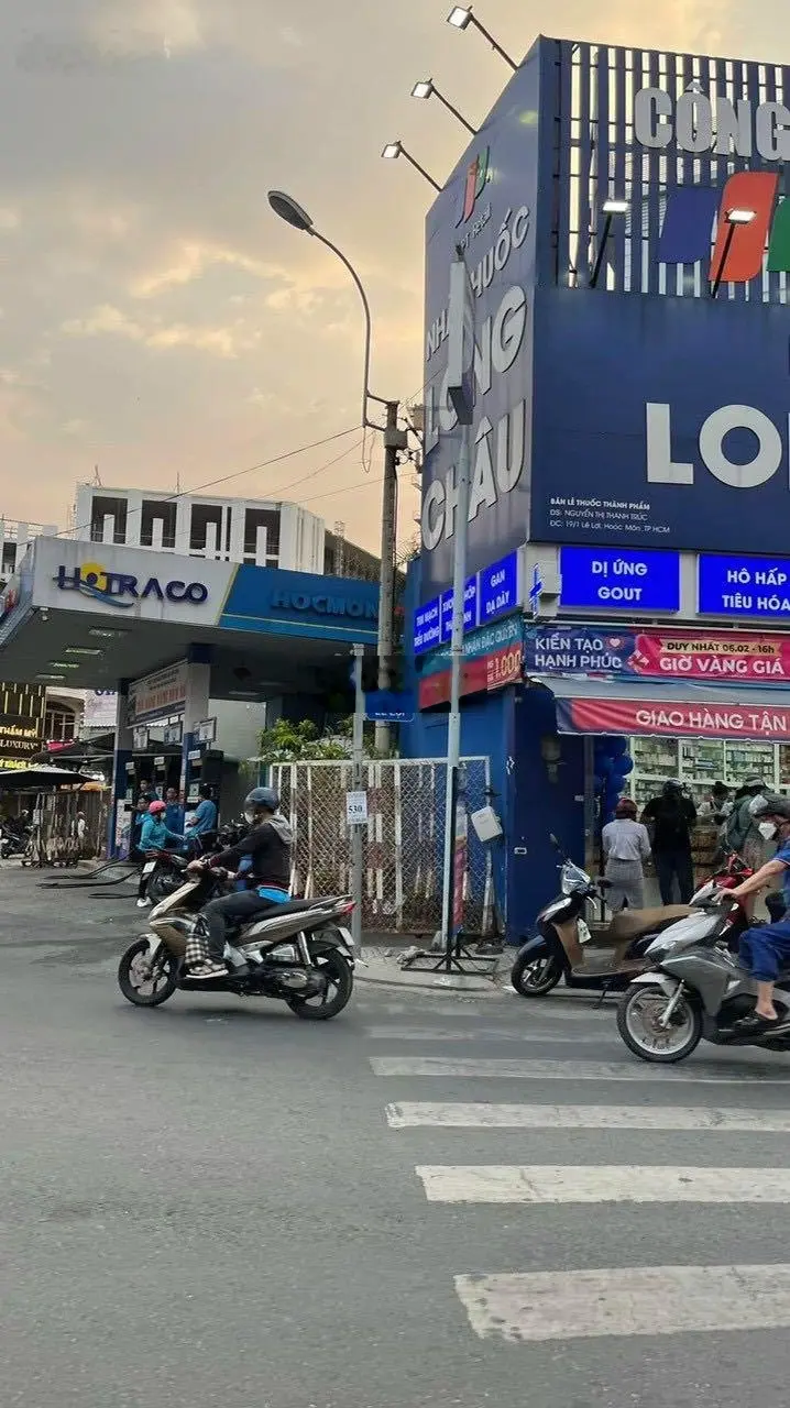 Bán gấp 542m2 đất mặt tiền Lê Lợi, thị trấn Hóc Môn, giá 29 tỷ