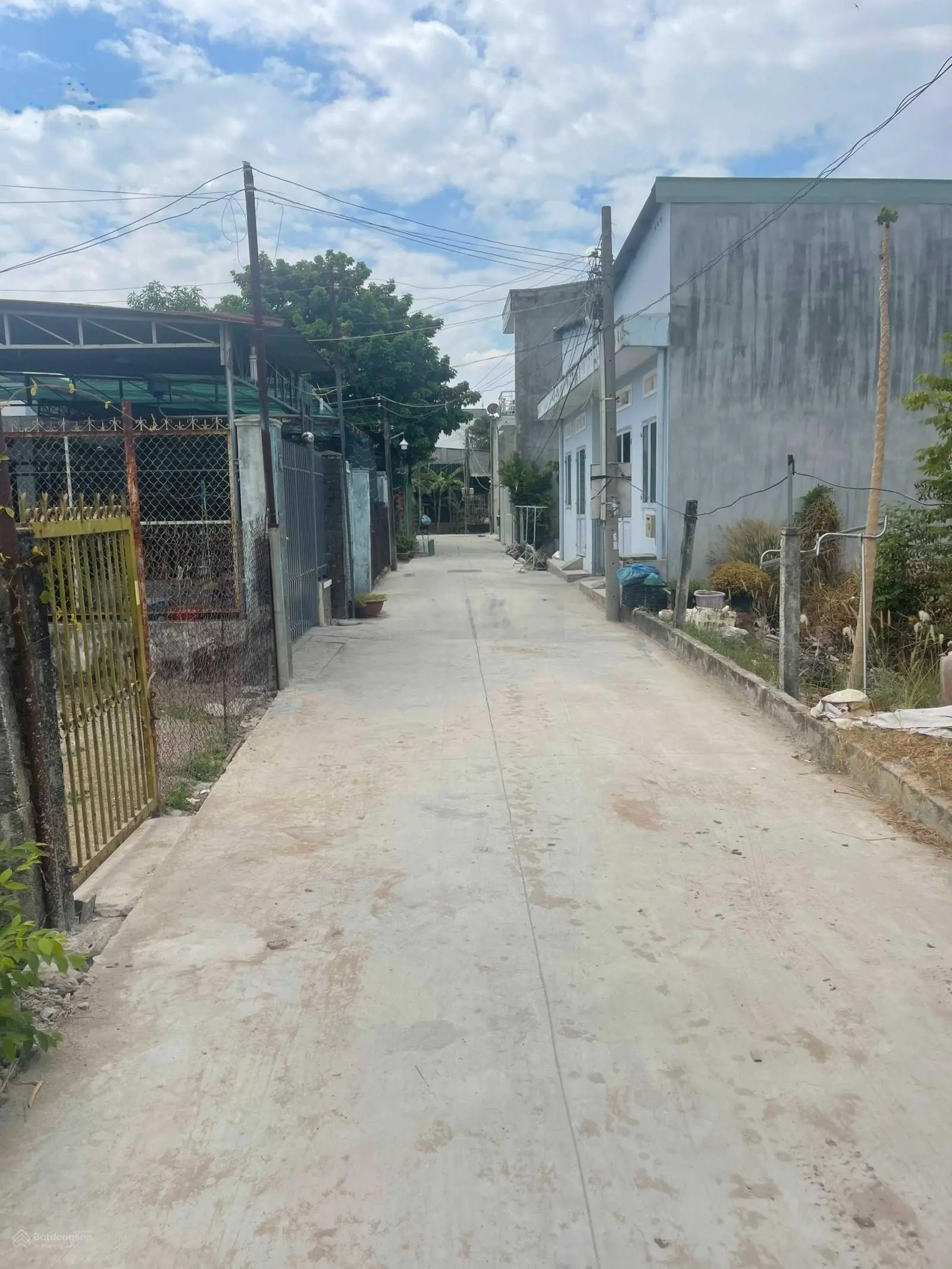 Bán đất KP5, Phường 3, Thành phố Tây Ninh. DT: 11x35m. Full thổ cư. Đường bê tông 3m. Giá 2,95 tỷ
