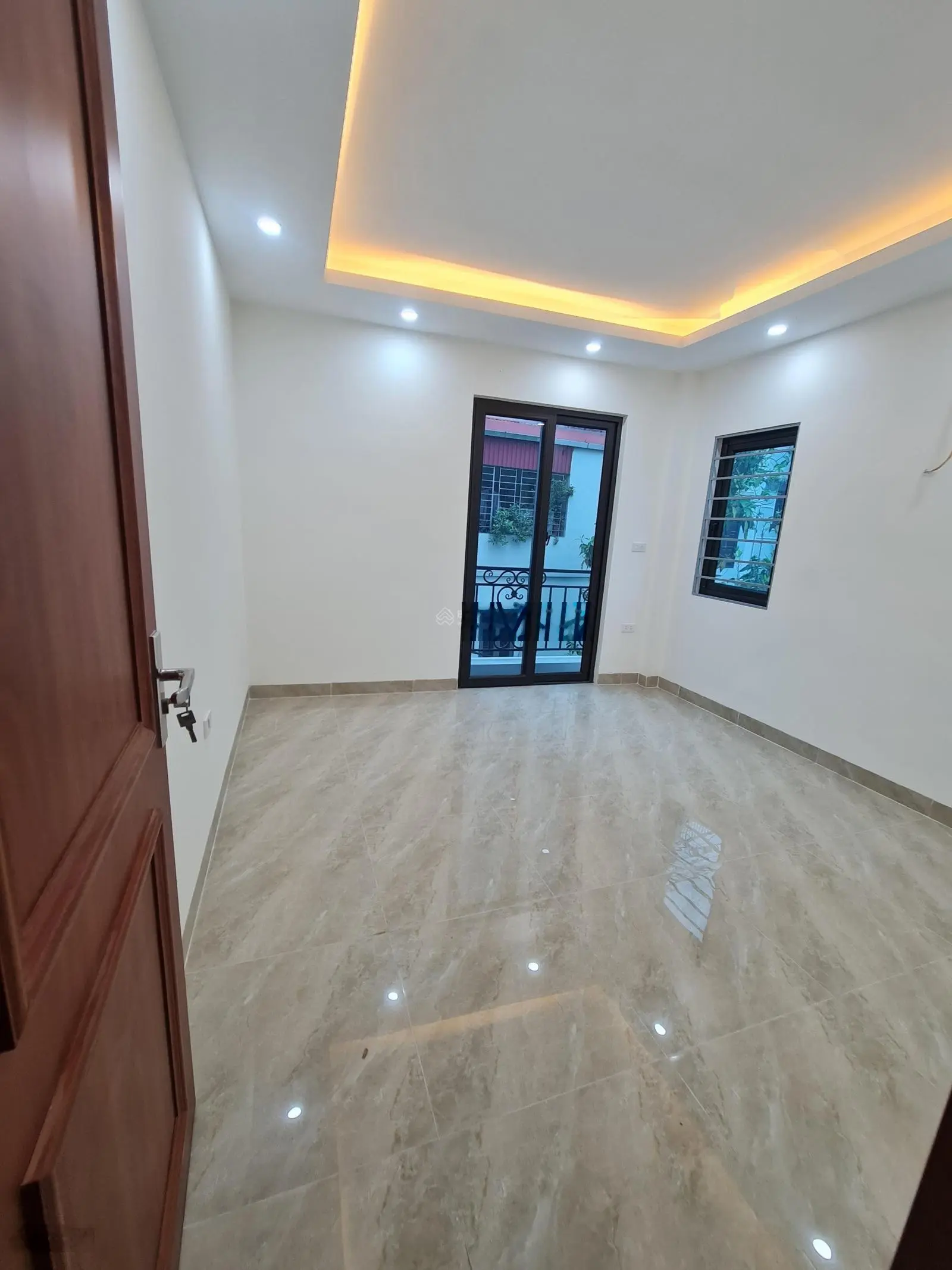 Di Trạch 5 tầng ngõ 5 bước ra trục chính ô tô tránh, ô tô đỗ cửa nhà ít sử dụng giá 4.85 tỷ