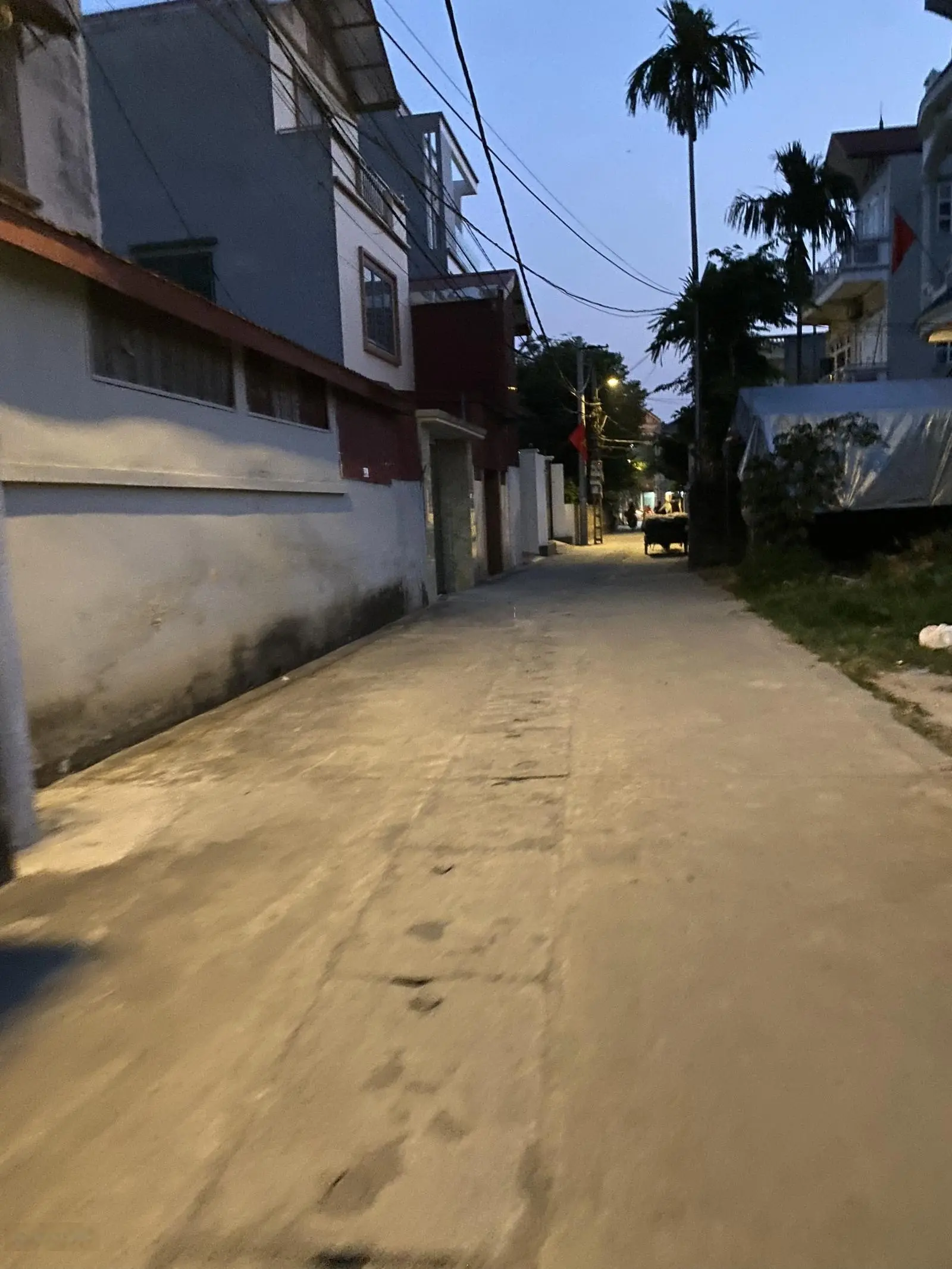 Bán 42m đất vân nội đông anh giá nhỉnh 2 tỷ đường ô tô vào tận đất