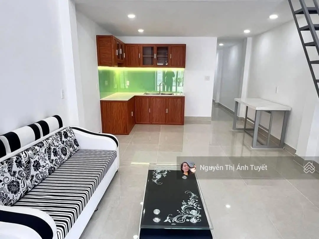 Nhà 3 phòng ngủ , sổ hồng riêng , sân xe hơi , 4x18 giá 1.63 tỷ