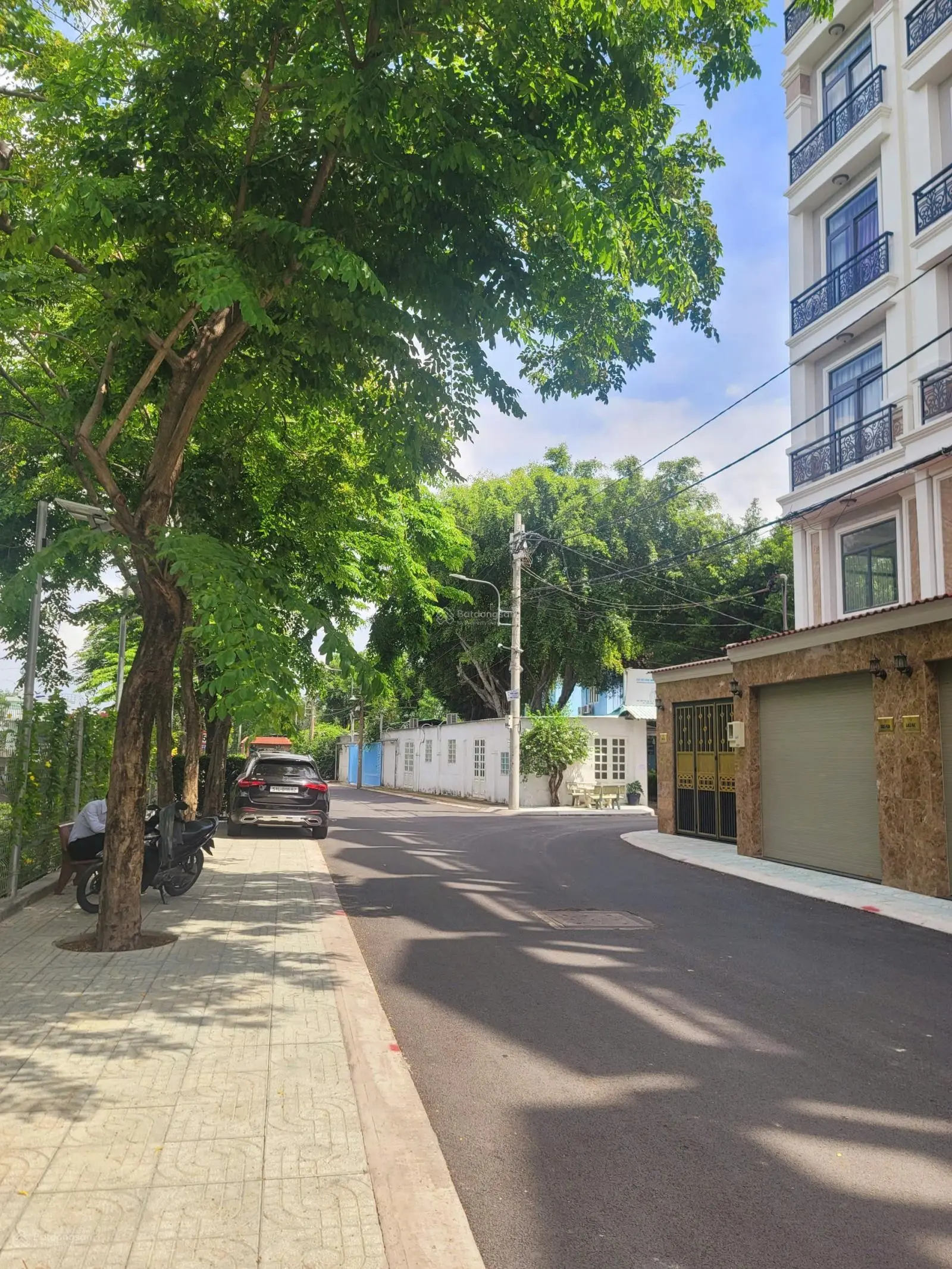 View sông thoáng mát Nhà 4 tầng cực mới QL13