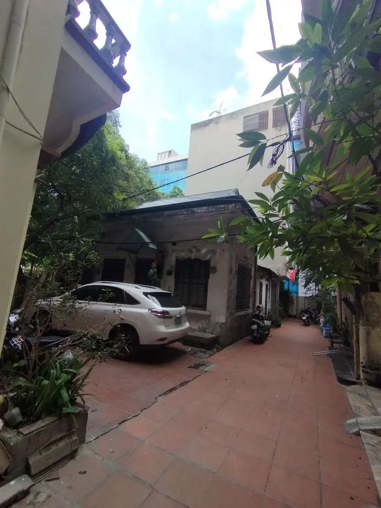 Bán nhà Láng, ô tô đỗ cửa, trước sau nhà thoáng vv, quy hoạch sát phố