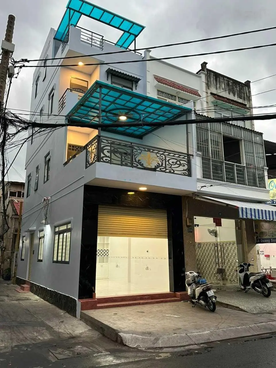 Bán nhà MTKD đường Minh Phụng, P6, Q6. 4.2x12. KC: 4 Tầng có lề 4m. Tây Bắc. Giá bán: 10.5 tỷ TL