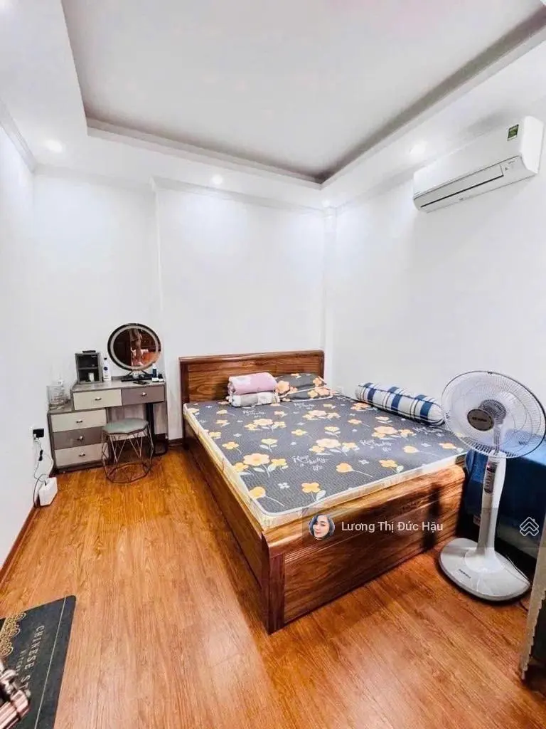 Bán nhà Bồ Đề - Nguyễn Văn Cừ - 40m2 - 5 tầng - ở sướng - full nội thất - sát ô tô - gần mặt phố