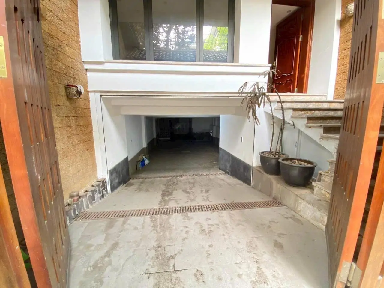 Hiếm! Bán Nhà Ngõ 40 Xuân La, Tây Hồ 95M, 6T Thang máy, Giá 35 tỷ ,MT 5.3M - 3 Ô Tô Tránh - Vỉa hè