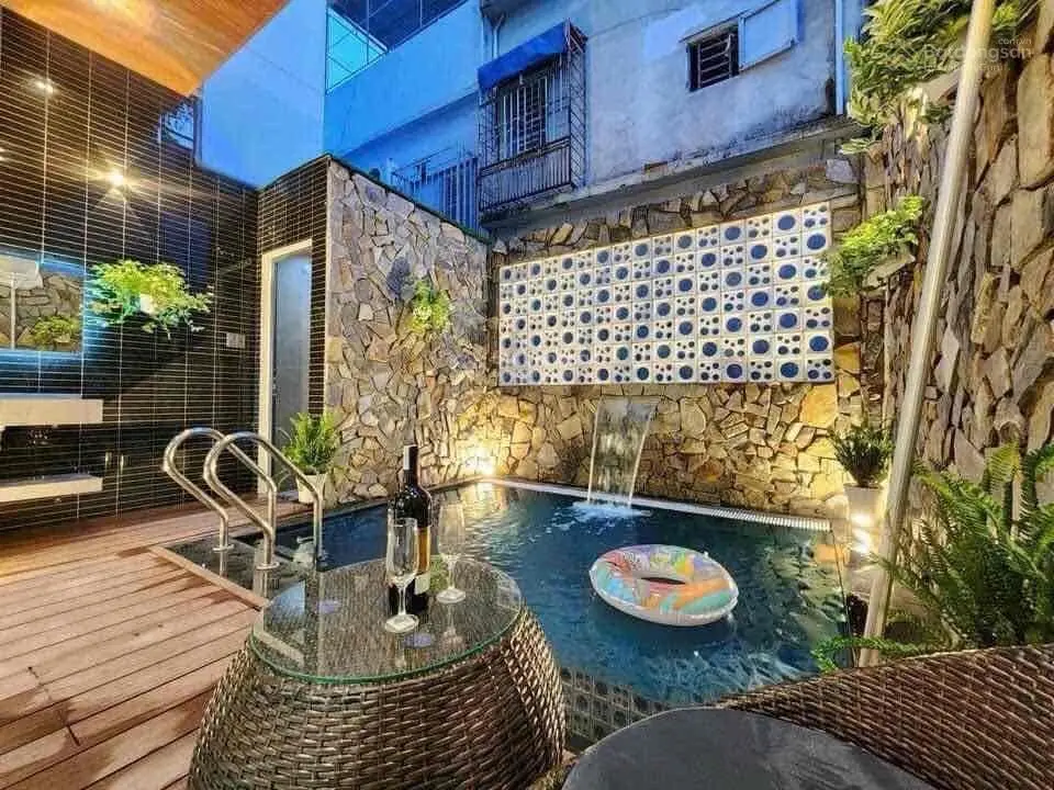 Ngân hàng thanh lý nhà siêu đẹp ngay trục đường Hoàng Thị Loan cách bãi tắm Nguyễn Tất Thành 500m