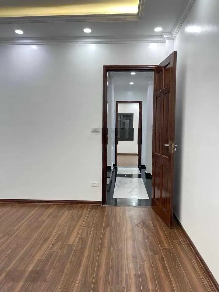 Bán nhà Ngọc Hồi 50m2 x 5 tầng, nhà mới, dân xây, giá chỉ 4 tỷ 95