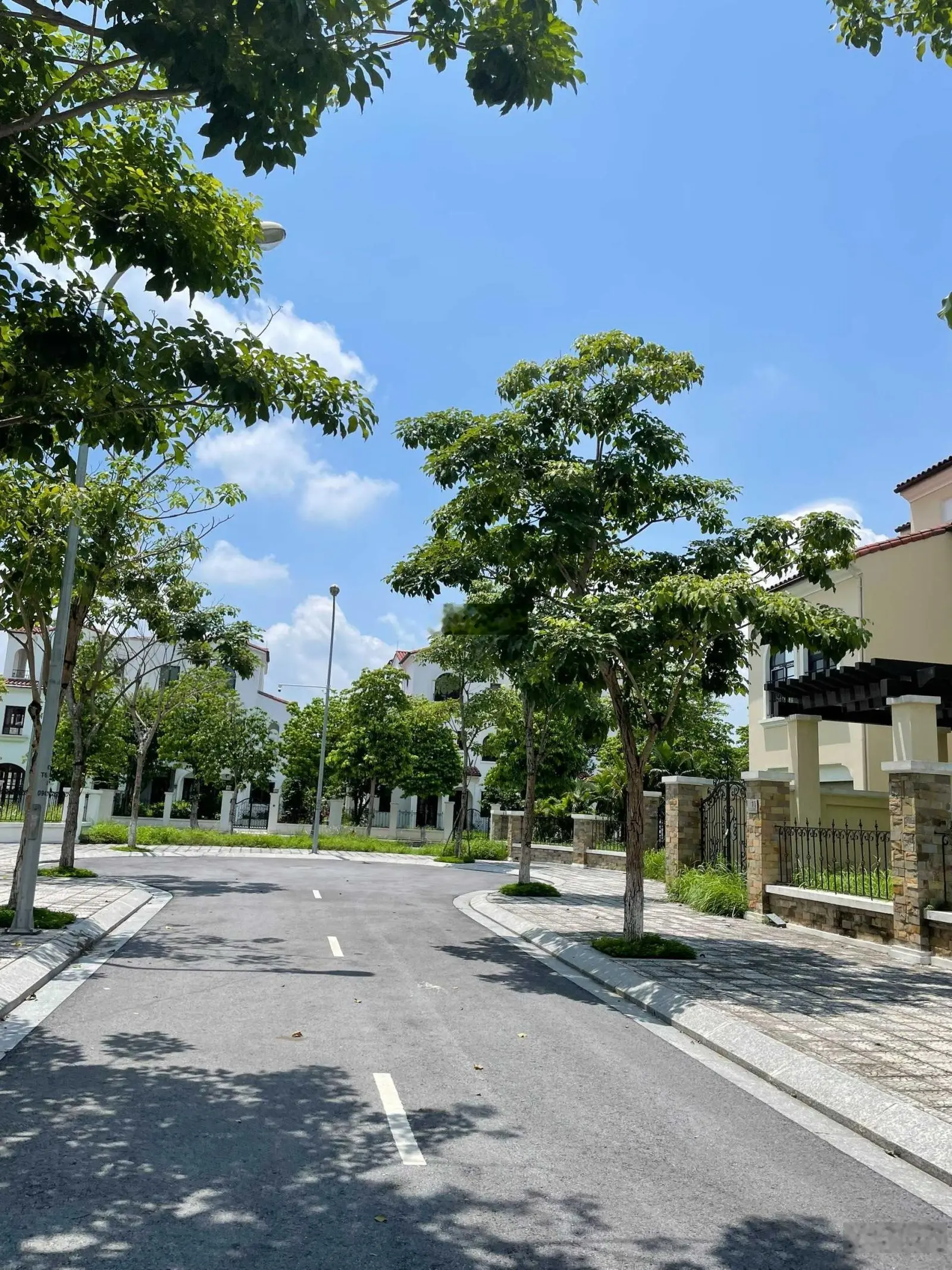 Bán nhanh căn 210m2 tại khu khép kín VistaLago thuộc KĐT Nam An Khánh, gần Vin Tây Mỗ, giá tốt