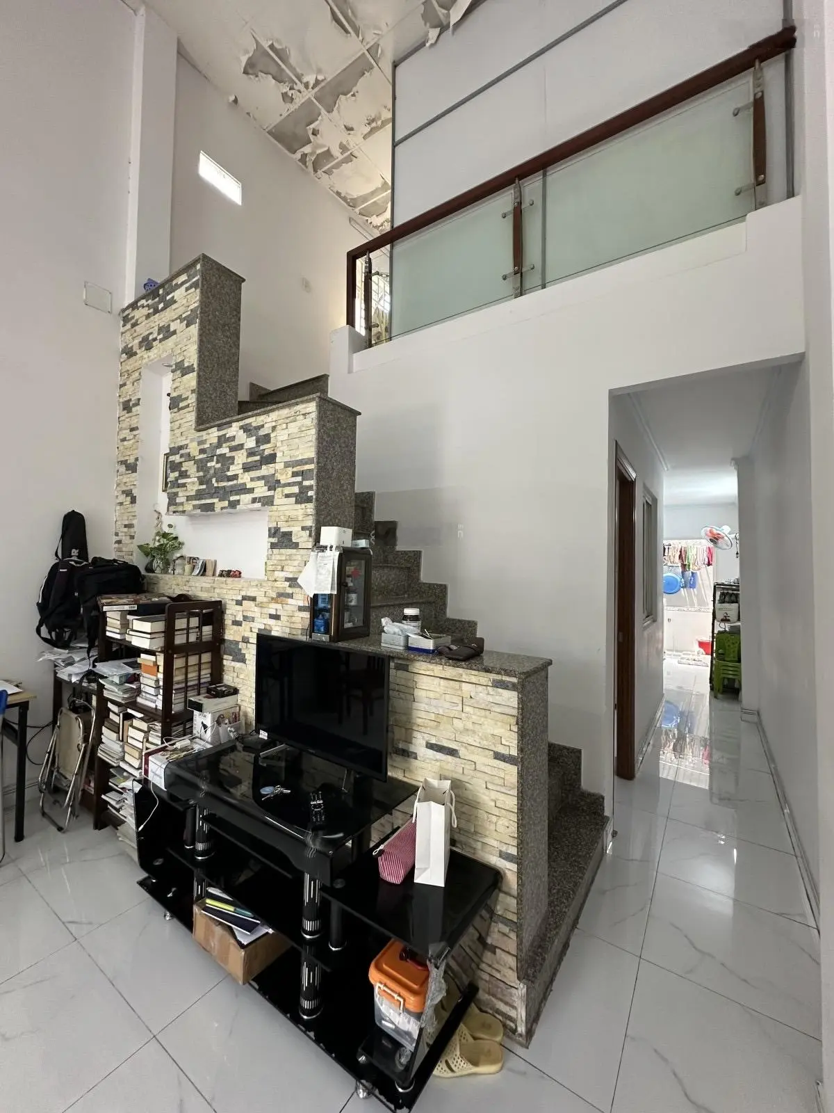 Ngay chợ hiệp bình-hbc nhà 1 trệt 1 lửng btct-hxh 7 chỗ đỗ cửa-đsố 53 cực hiếm nhà bán. chỉ 5,5 tỷ