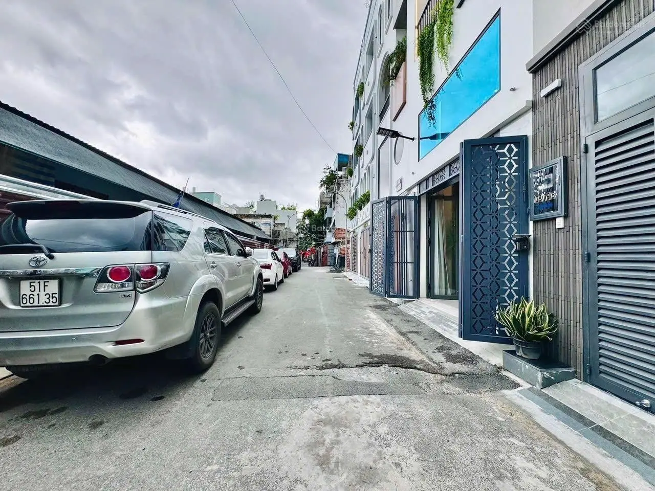 Bán căn nhà đẹp 54m đường Lê Thánh Tôn, P Bến Thành, Q1, TpHCM giá bán 3tỷ900. Gần chợ, hẻm 6m