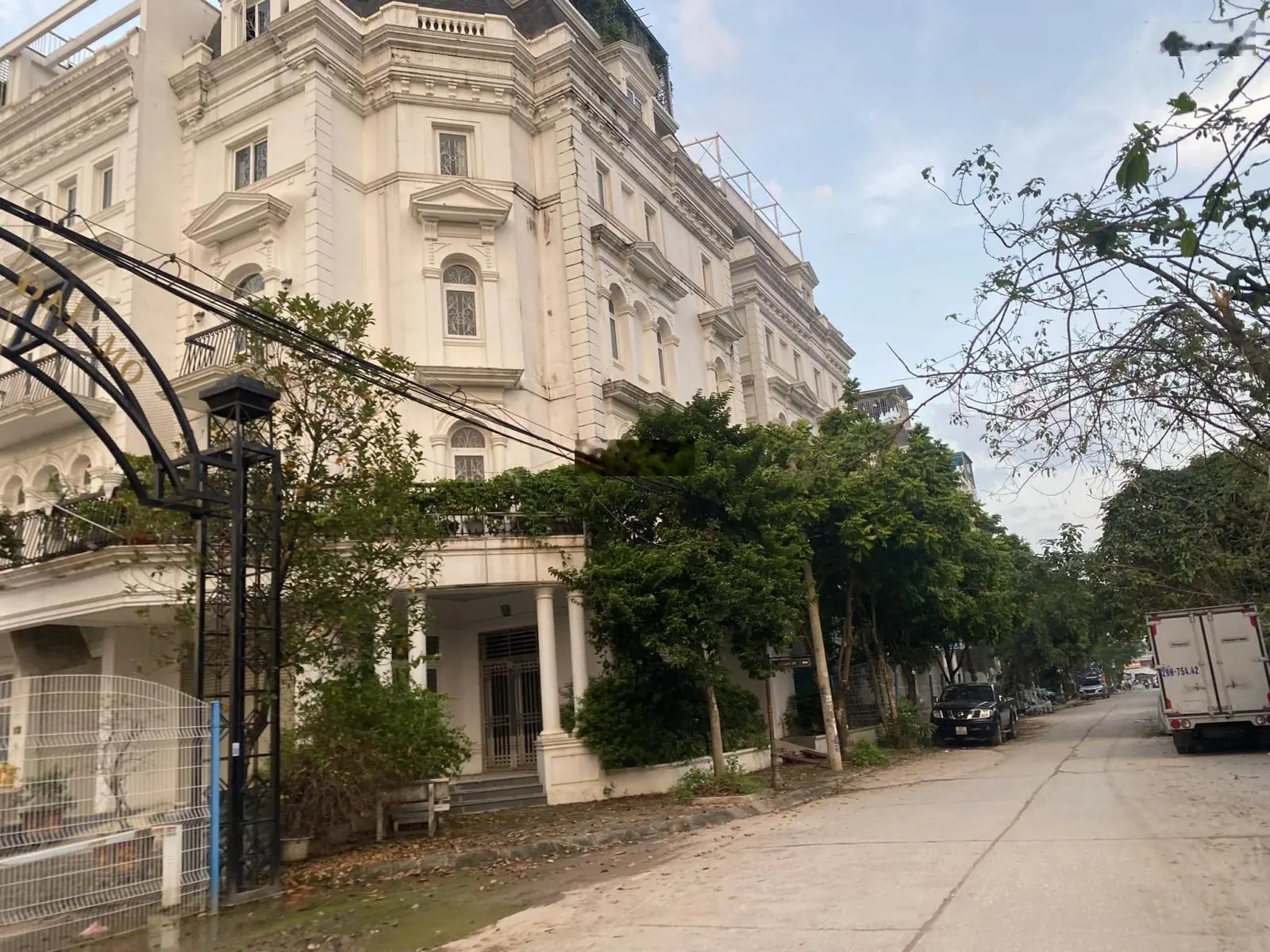 Bán 75m2 đất Đại Mỗ, hàng xóm Louis, ô tô vào Đất, mặt tiền 5m, hậu 5m, giá Đầu tư. LH 0366 285 ***