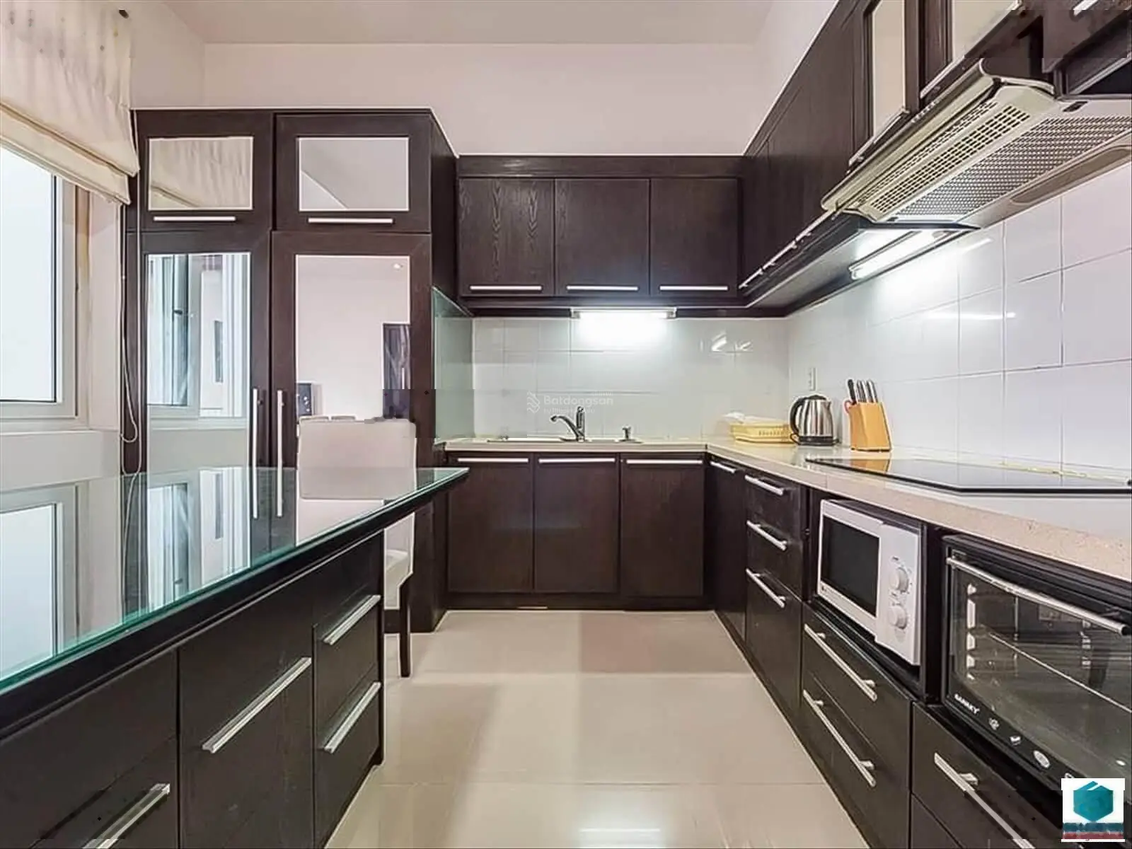 Hàng cực hiếm! Bán Tòa Căn Hộ Dịch Vụ Cao Cấp, 6 tầng tại khu vực đất vàng cho khách lưu trú!