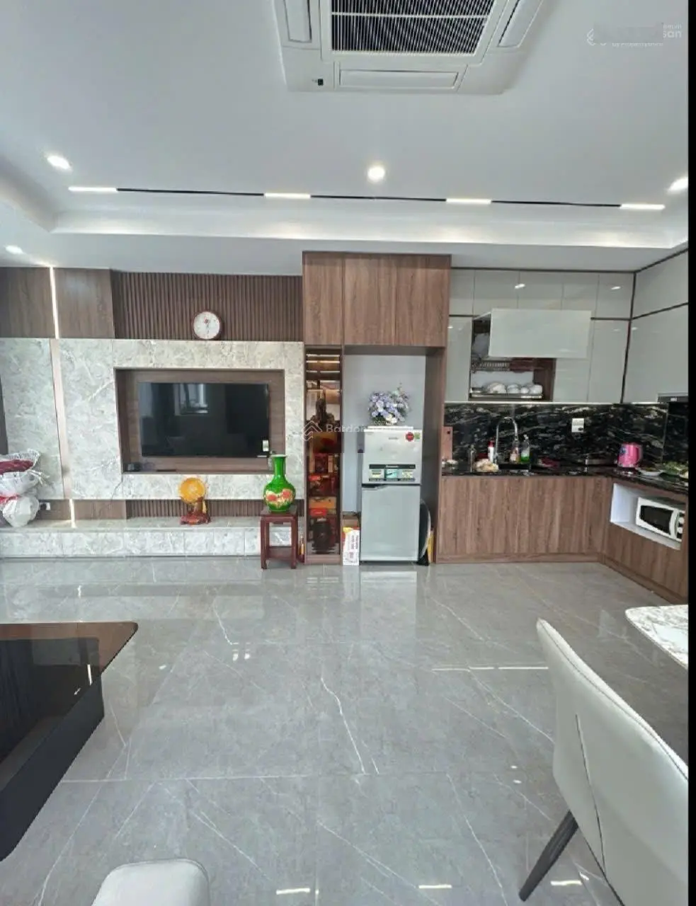 Bán nhà nguyễn sơn long biên, 6t gara, thang máy, ô tô vào nhà, gần phố
