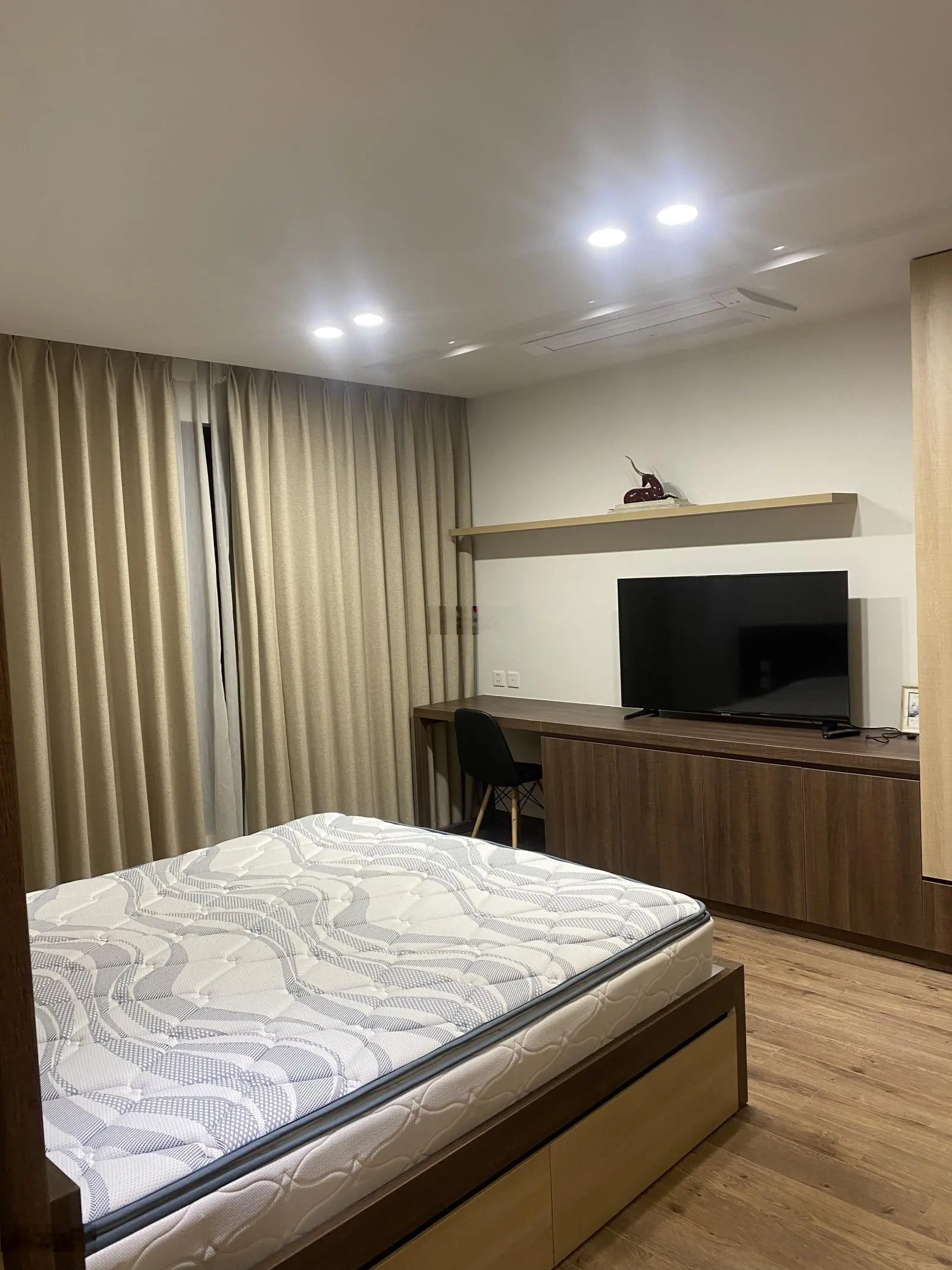 Đẳng cấp giới thượng lưu với view Hồ Tây 2PN D' Leroi Soleil