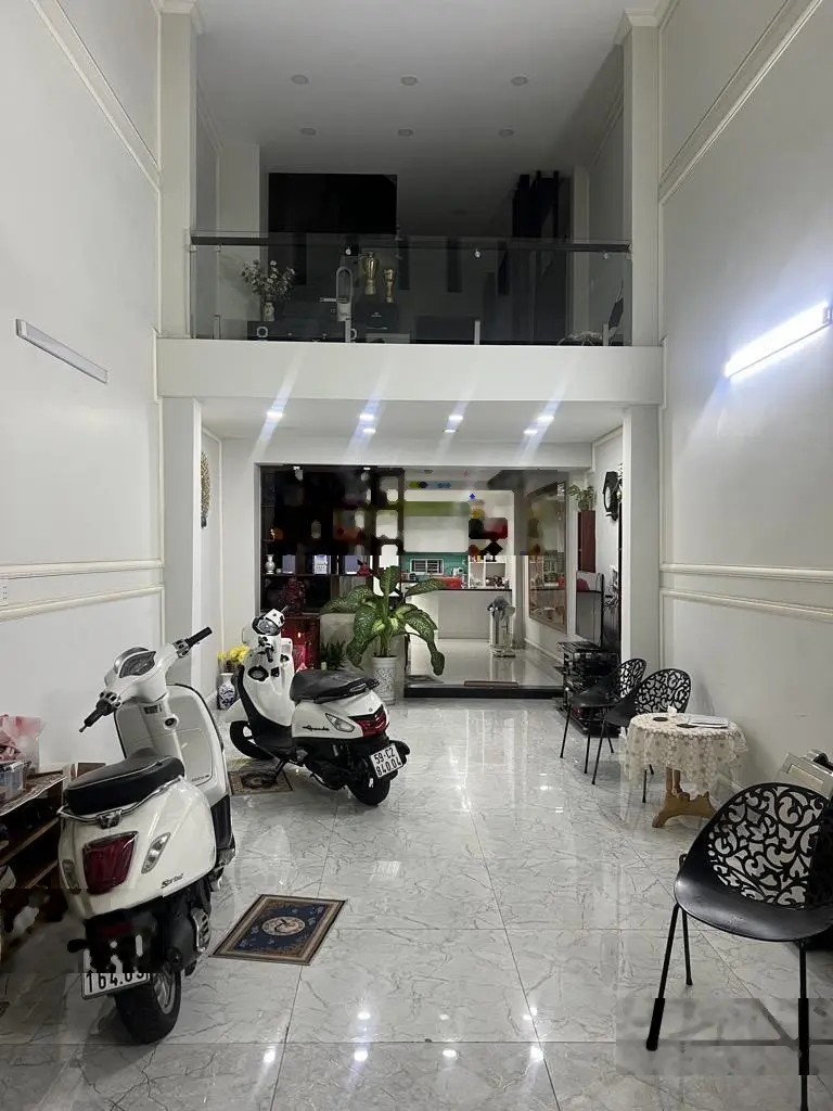 Bán nhà Khánh Hội Quận 4 - hẻm ôtô - 60m2 - 5 Tầng - 8 tỷ - Tiện kinh doanh
