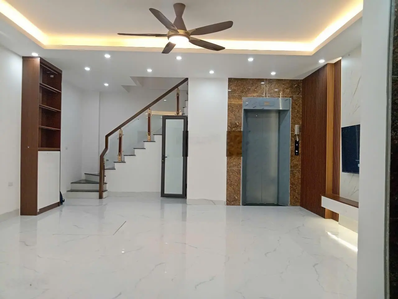 Cần bán NR, dt 48m2x6t, mt 6.5m, ô tô gần, thang máy, nội thất VIP, 7.5 tỷ, Cầu Cốc, Tây Mỗ, NTL