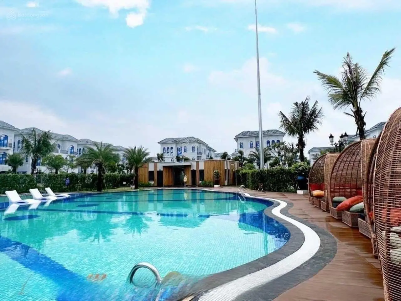 Bán căn 122m2 mặt tiền 7m hướng Nam duy nhất dự án Vinhomes Star City Thanh Hóa giá 9.1 tỷ.