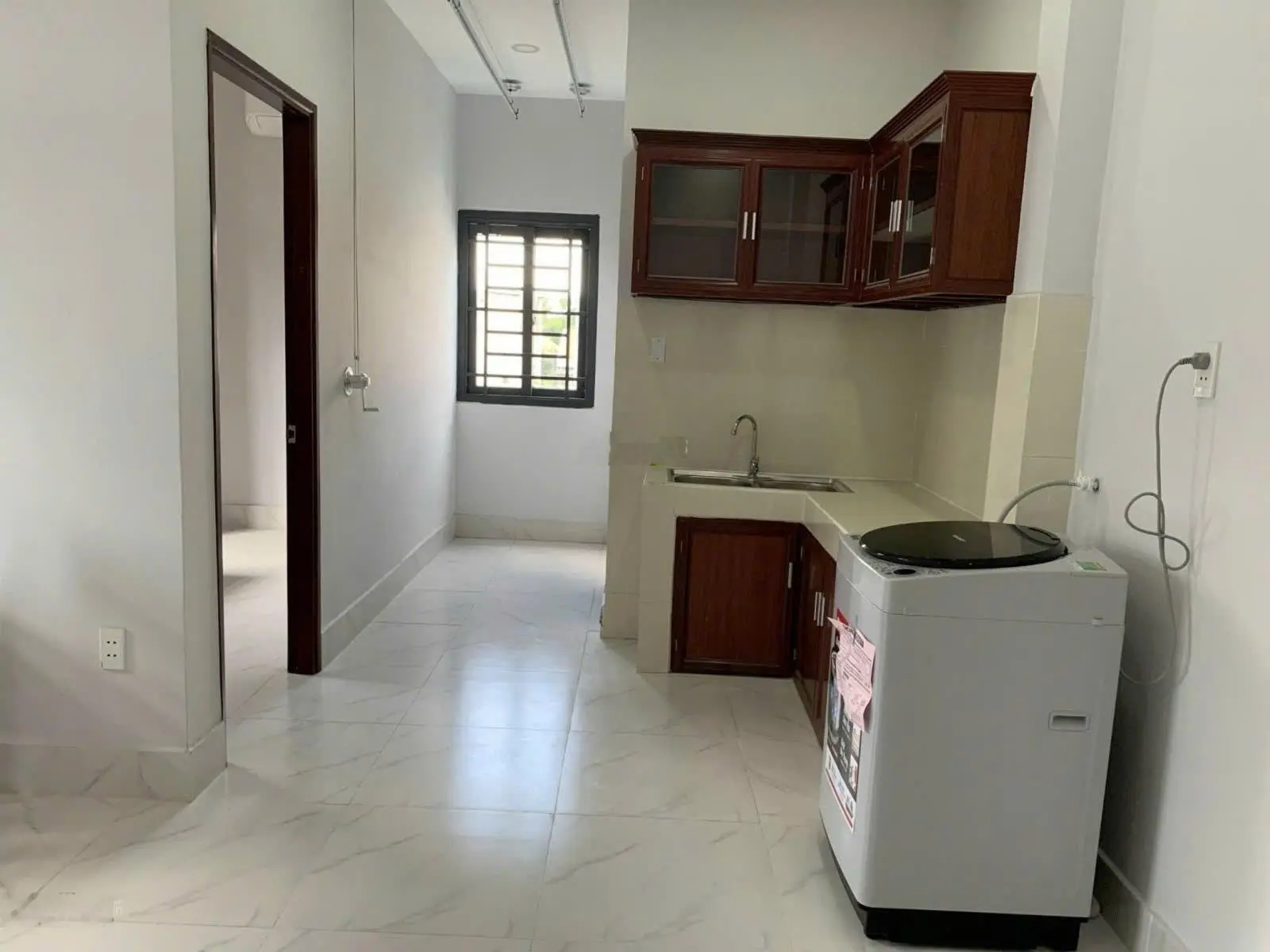 CẦN BÁN CĂN HỘ DỊCH VỤ 4 TẦNG 2 MẶT TIỀN ĐƯỜNG 10M KHU BIỆT THỰ DƯƠNG QUẢNG HÀM GÒ VẤP