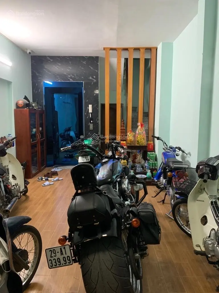 Bán nhà cầu giấy, 7 tầng thang máy ngõ thông ô tô đỗ cửa kinh doanh, 37,3 m2, giá 11,2 tỷ.