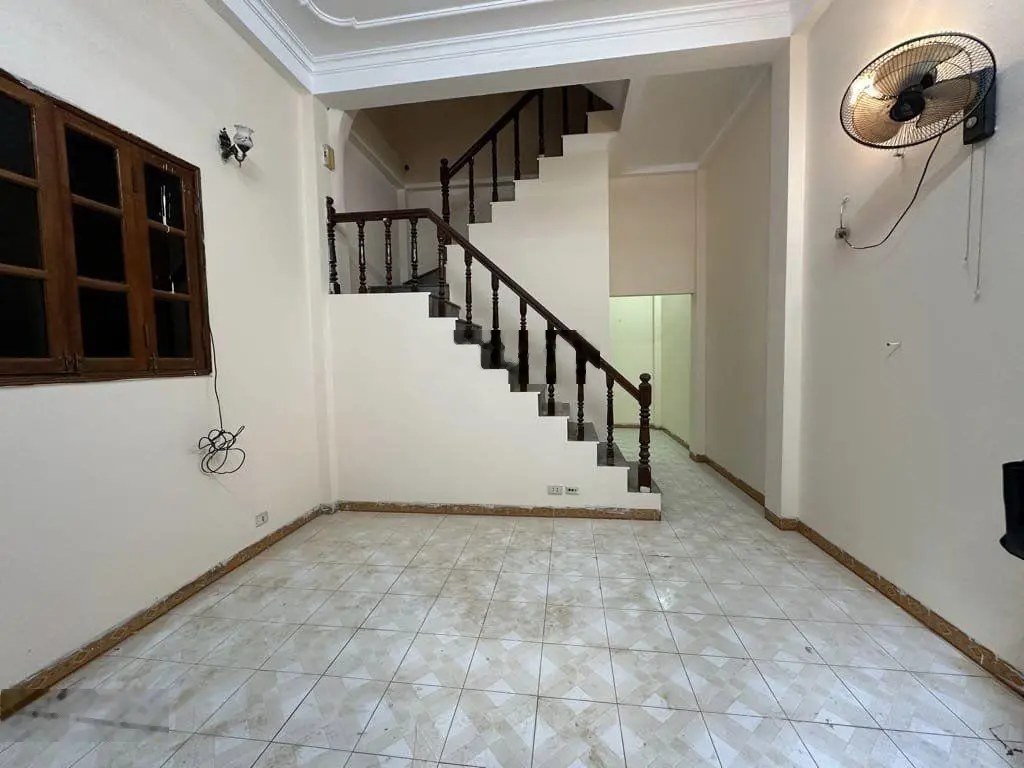 Thẳng 30m ra phố Giáp Bát, lô góc, mặt ngõ to, mặt tiền rộng, 41m2 x 4 tầng, hơn 7 tỷ