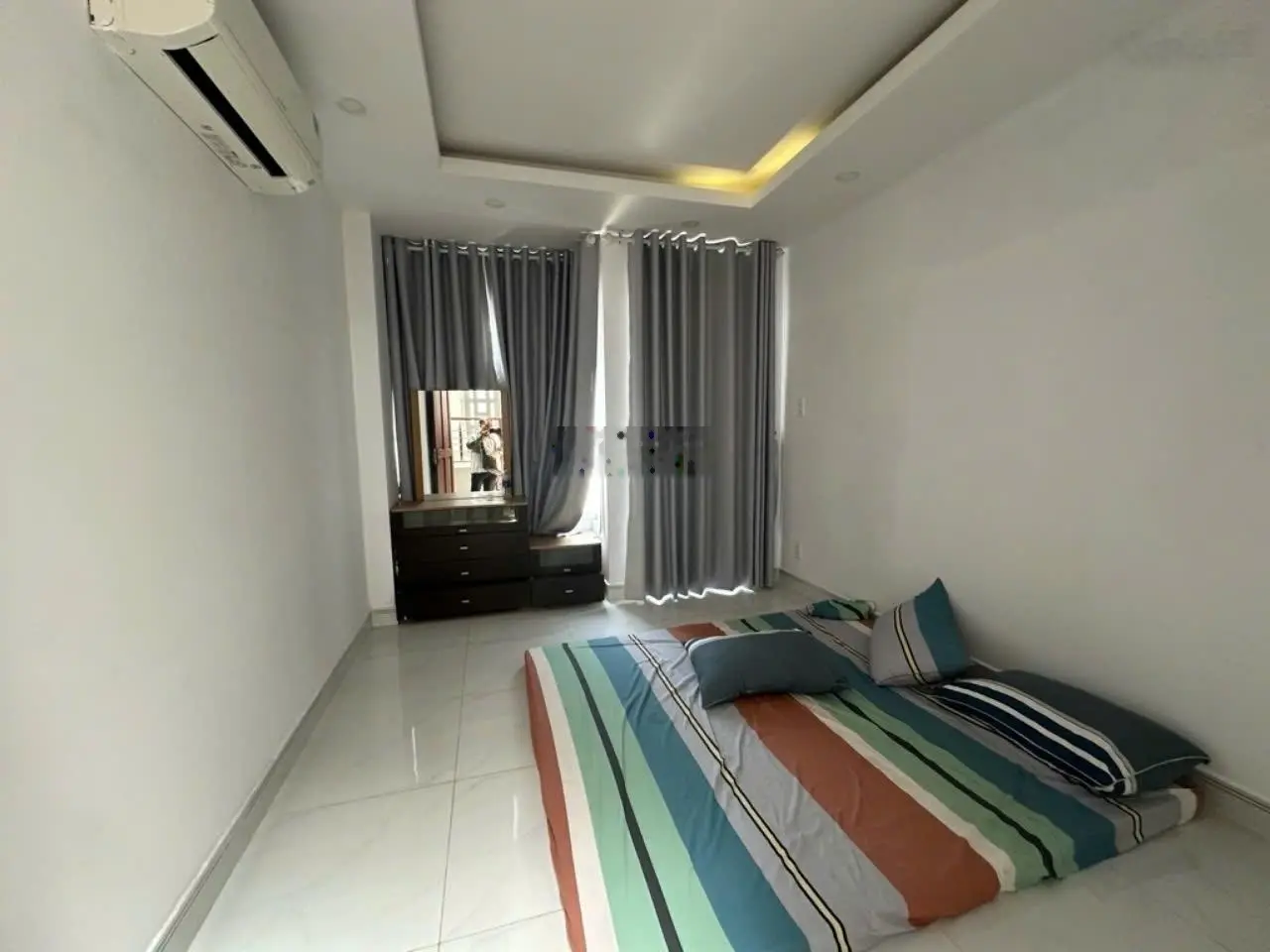 Nhà bán MT hẻm 83 Lê Văn Linh F13 Q4 26,1m2 5 tầng dễ kd buôn bán nhỏ giá chỉ 4,3 tỷ