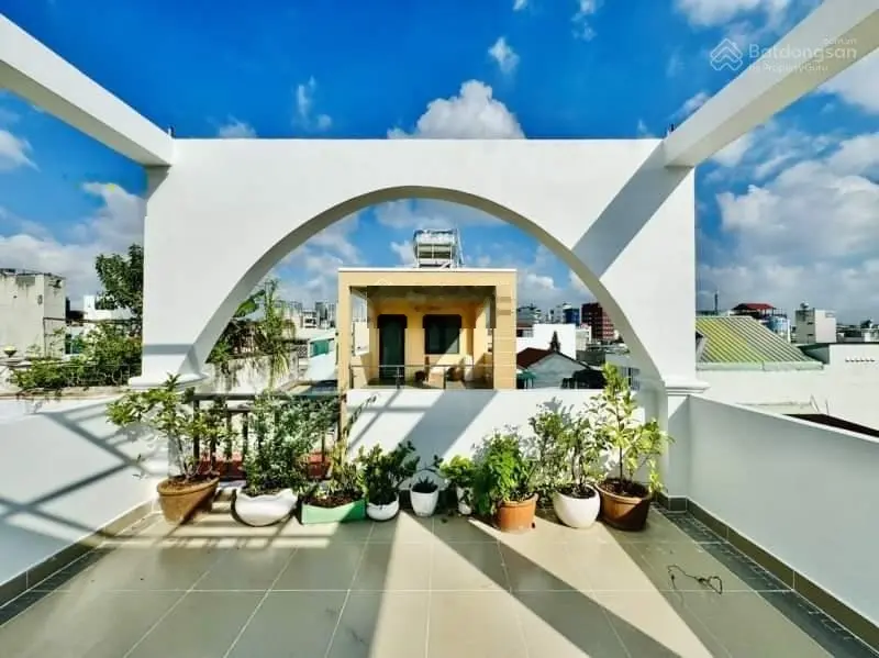 Quận 4 Nguyễn Tất Thành - 4 lầu - ngang 3.5m view pháo hoa sát quận - nhỉnh 3 tỷ