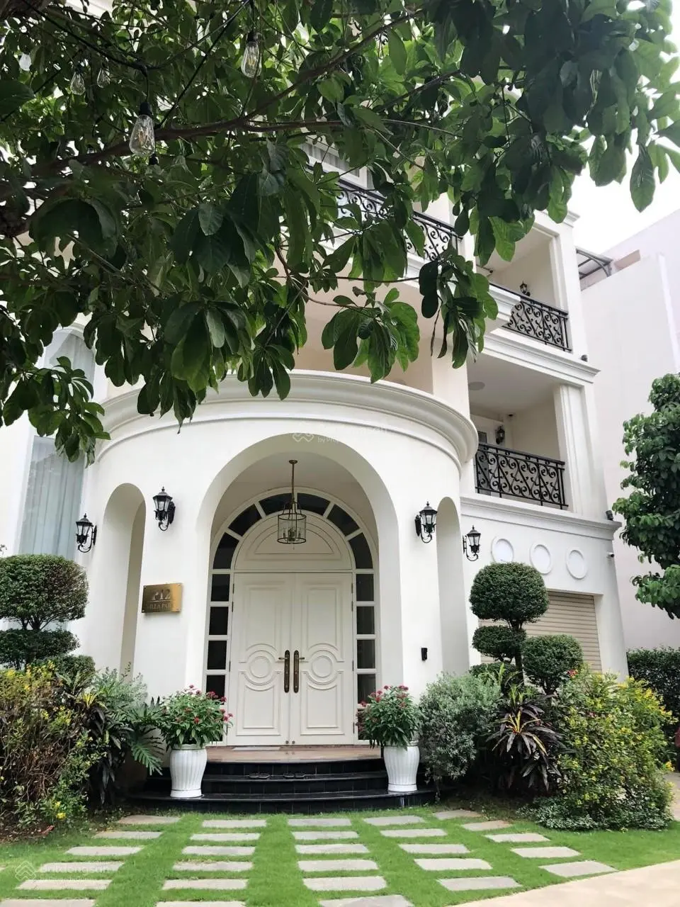 Biệt thự Villa Park, khu vực hiếm nhà bán, chủ bán đi định cư, giá rẻ nhất khu vực, 200,6m2, 35 tỷ