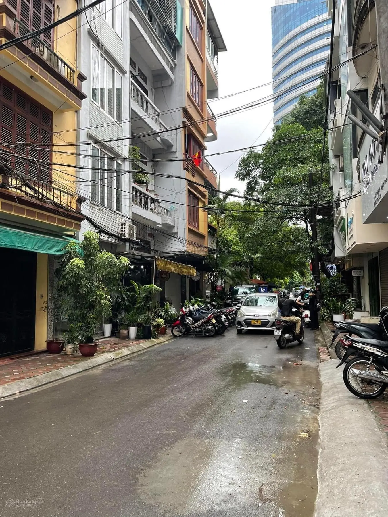 Bán nhà phố Đê La Thành - Đống Đa kinh doanh đỉnh ô tô vào nhà 80m2/3T/4.5mMT 11tỷ có TL